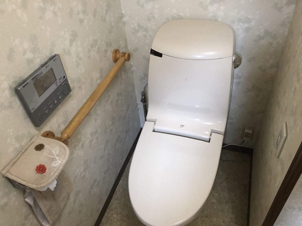 シャワートイレ機能部交換で トイレリフォーム - 吉川管工株式会社